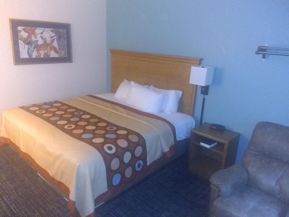 Super 8 By Wyndham Baxter/Brainerd Area Hotel Kültér fotó