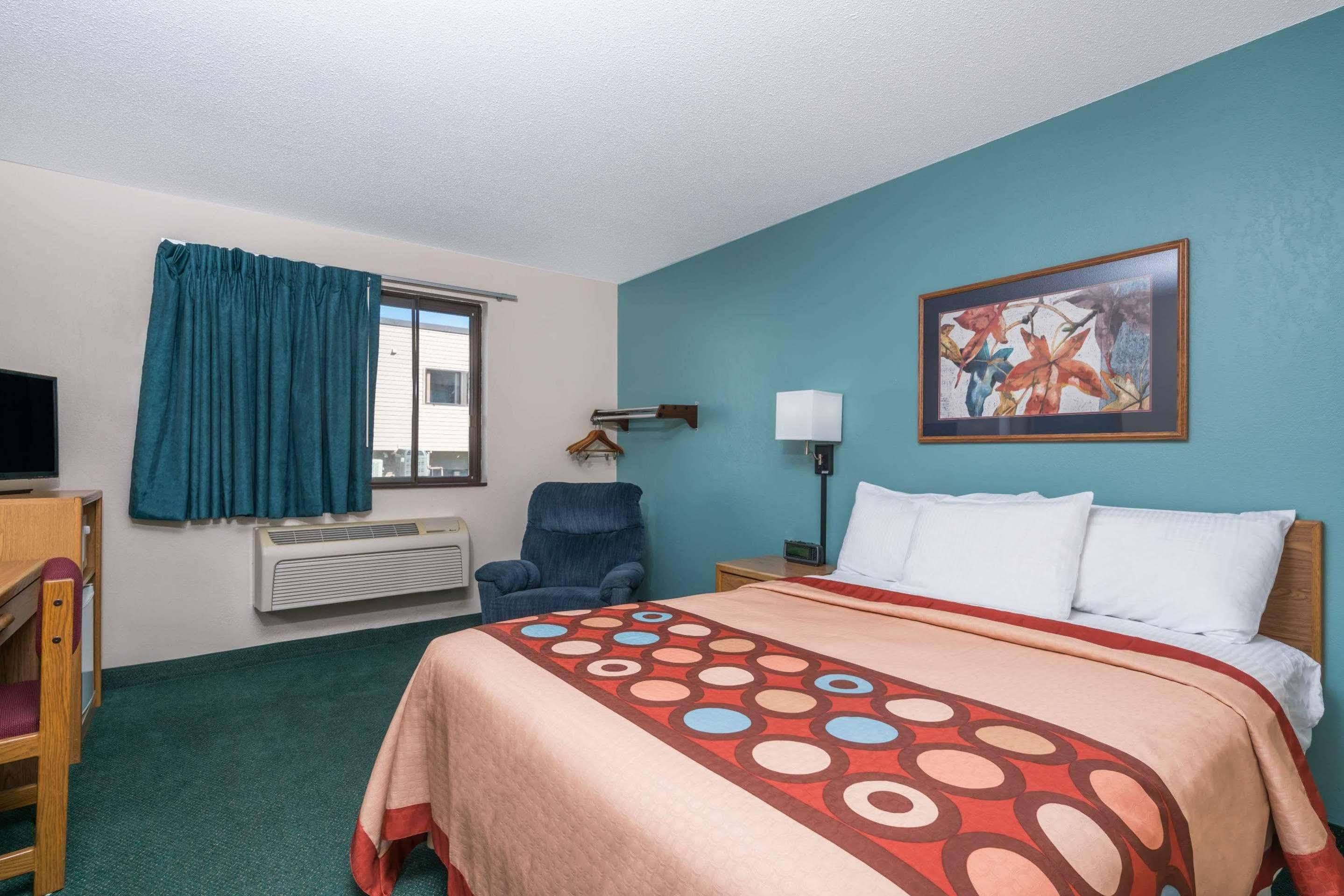 Super 8 By Wyndham Baxter/Brainerd Area Hotel Kültér fotó