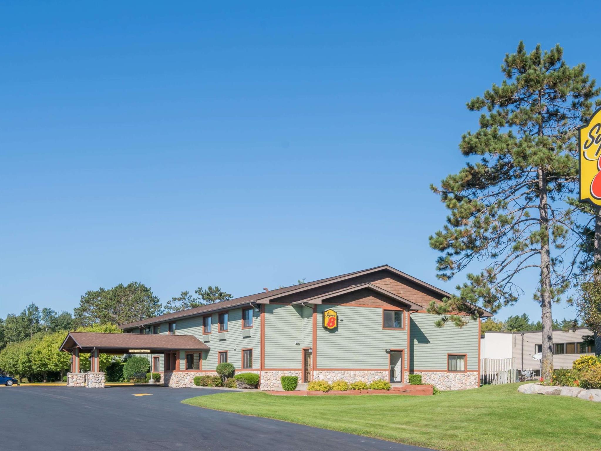 Super 8 By Wyndham Baxter/Brainerd Area Hotel Kültér fotó