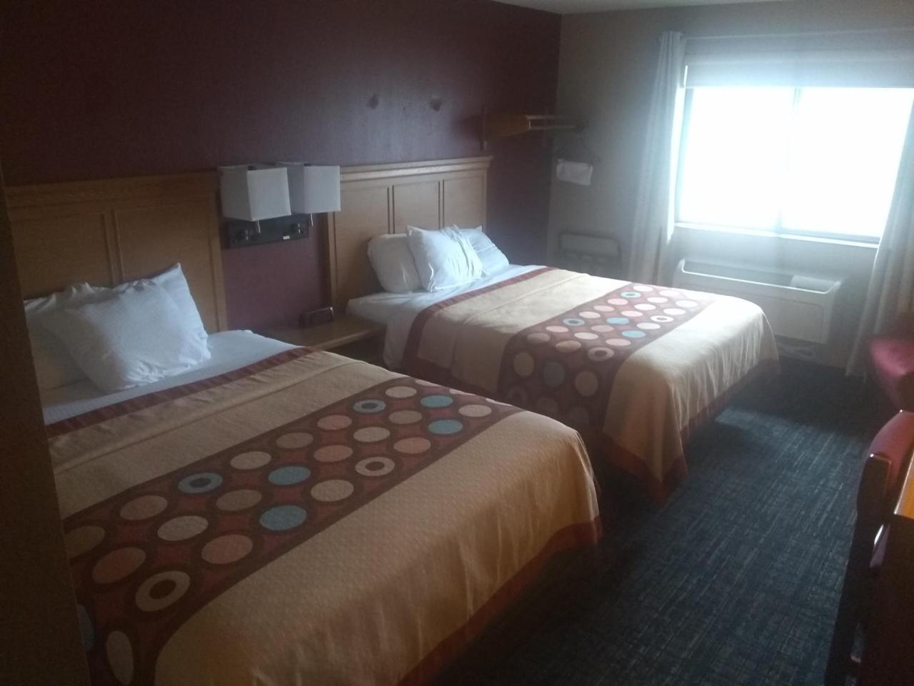 Super 8 By Wyndham Baxter/Brainerd Area Hotel Kültér fotó